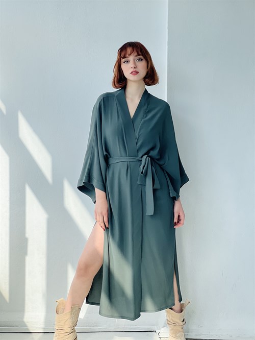Relaxed Fit Emerald Green Color Viscose Fabric Women's Standard Long Kimono with Belt